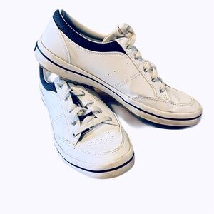 Keds White & Navy Rebel Sneaker, Sz. 7, White Leather, Lace Up, Low Top Sneaker